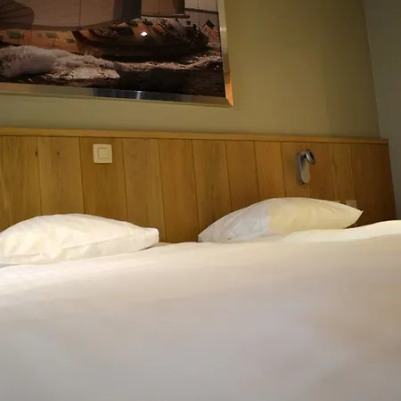 ホテル オンフルール 3*